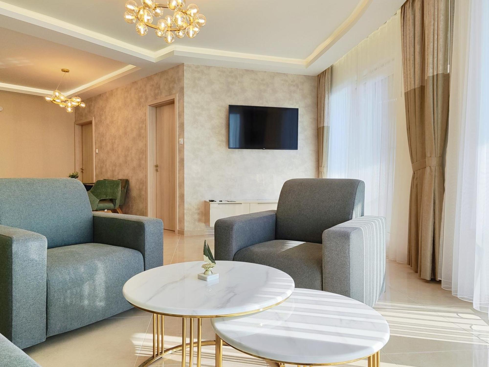 Royal Martin'S Apartment كيستاي المظهر الخارجي الصورة