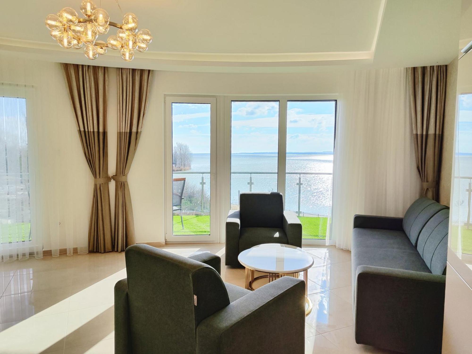 Royal Martin'S Apartment كيستاي المظهر الخارجي الصورة